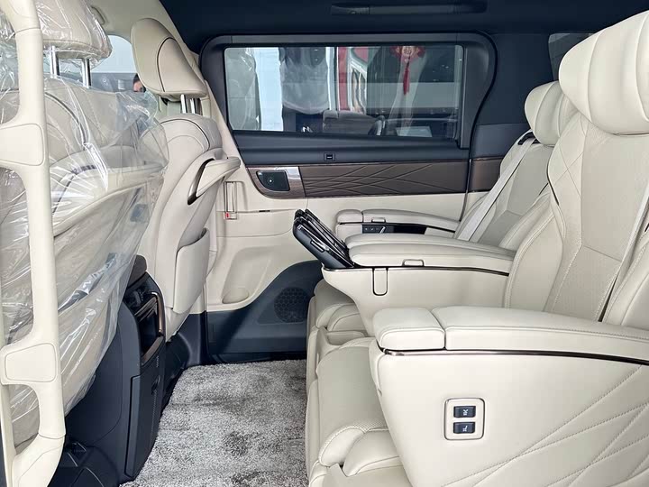 Toyota Alphard 2025 2025款 双擎 2.5L 臻享黄金版