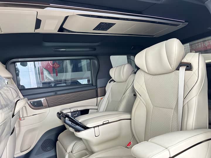 Toyota Alphard 2025 2025款 双擎 2.5L 臻享黄金版