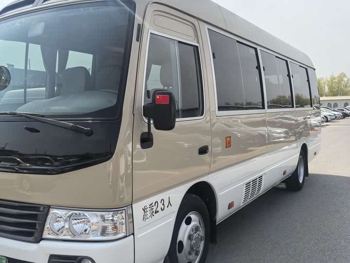 Toyota Coaster 2019 2019款 4.0L豪华车GRB53L-ZEMNK 23座扶手9GR