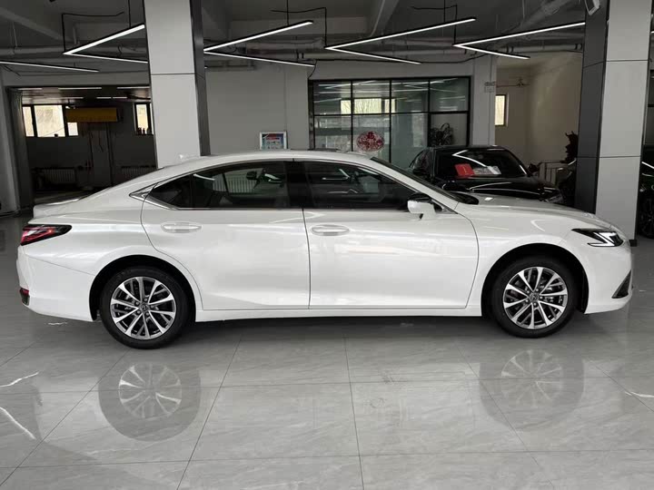 Lexus ES 2025 2025款 200 臻享版