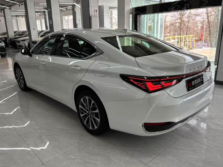Lexus ES 2025 2025款 200 臻享版
