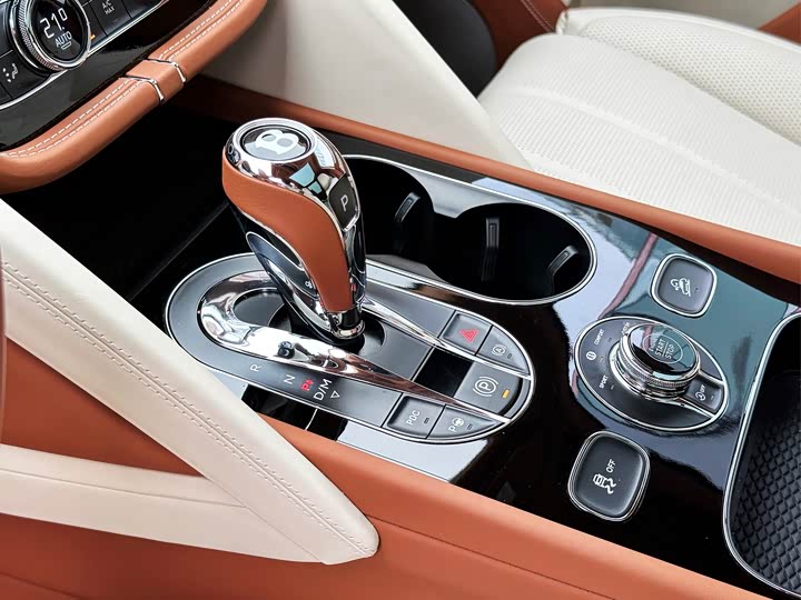 Bentley Bentayga 2024 2024款 4.0T V8 雅度版