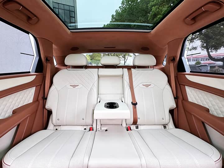 Bentley Bentayga 2024 2024款 4.0T V8 雅度版
