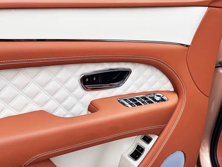 Bentley Bentayga 2024 2024款 4.0T V8 雅度版