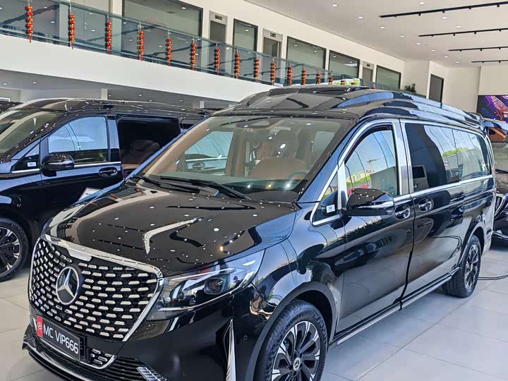 Mercedes-Benz V-Class 2024 2024款 V 300 L 长轴距豪华版