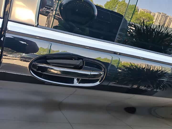 Mercedes-Benz V-Class 2024 2024款 V 300 L 长轴距豪华版