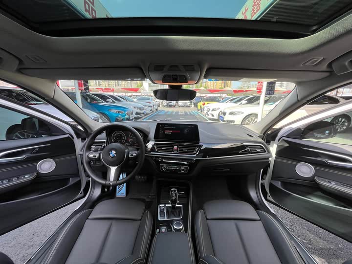 BMW 1 Series 2023 2023款 120i M运动曜夜版