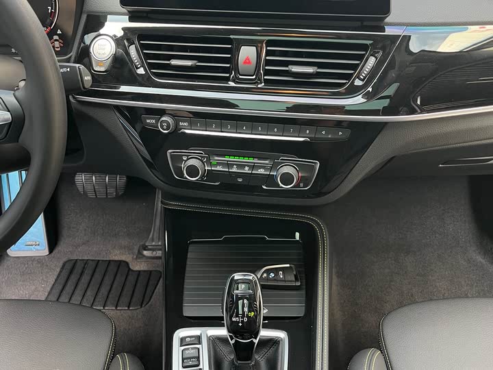 BMW 1 Series 2023 2023款 120i M运动曜夜版