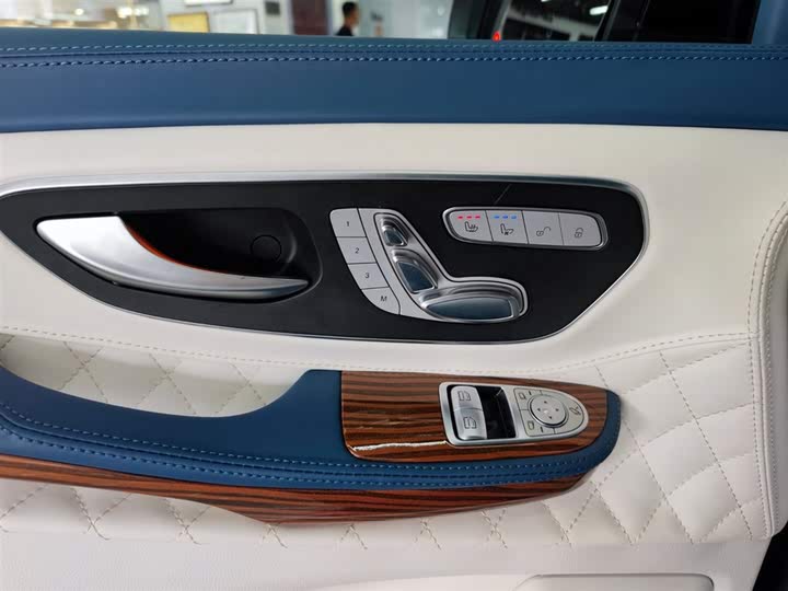 Mercedes-Benz V-Class 2021 2021款 V 260 L 长轴距豪华版