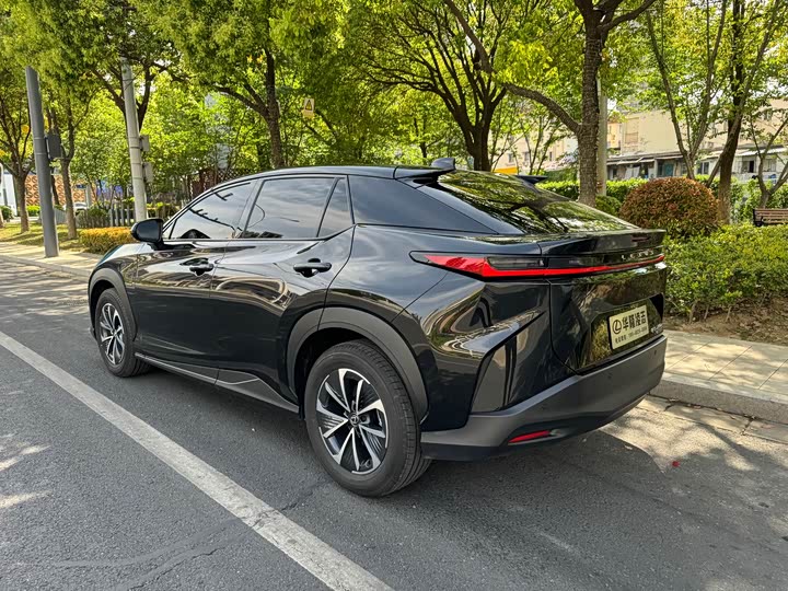 Lexus RZ 2023 2023款 450e 四驱纵享版