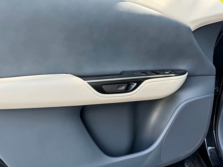 Lexus RZ 2023 2023款 450e 四驱纵享版