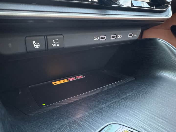 Lexus RZ 2023 2023款 450e 四驱纵领版