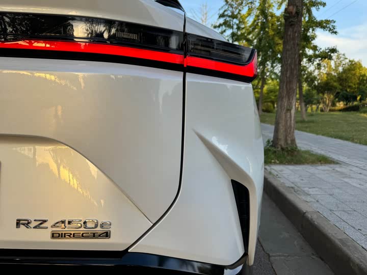 Lexus RZ 2023 2023款 450e 四驱纵领版
