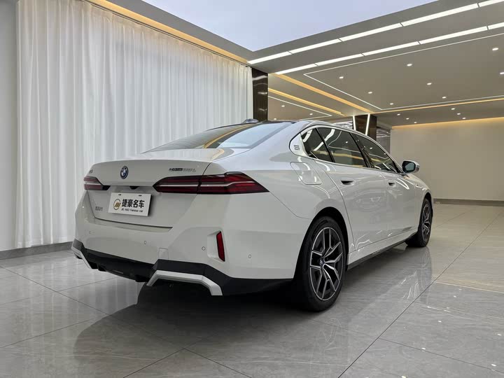 BMW i5 2024 2024款 eDrive 35L M运动套装