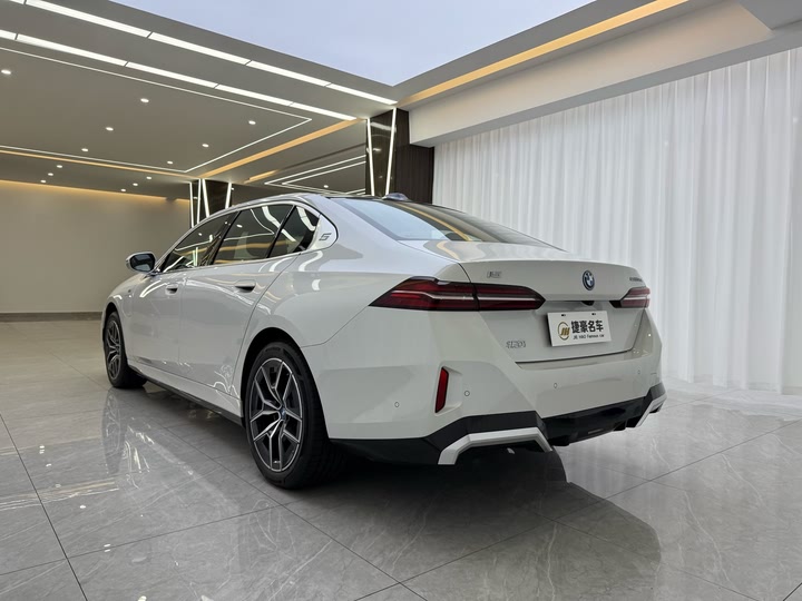 BMW i5 2024 2024款 eDrive 35L M运动套装