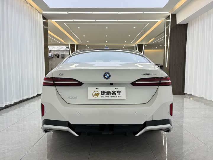 BMW i5 2024 2024款 eDrive 35L M运动套装