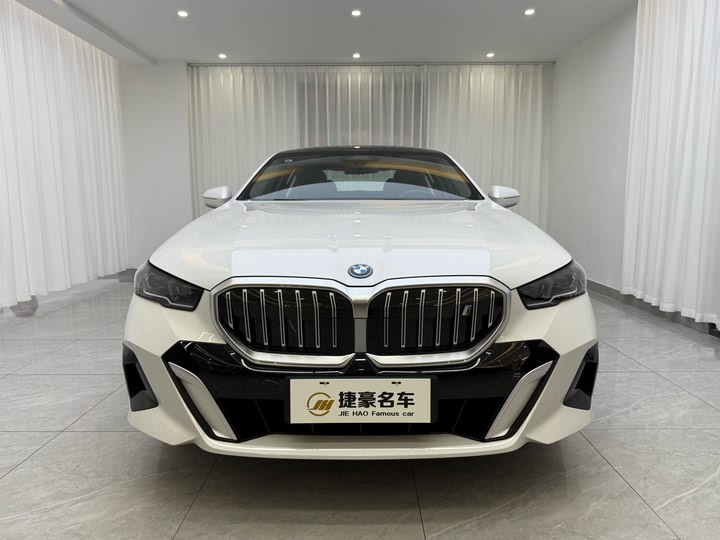 BMW i5 2024 2024款 eDrive 35L M运动套装