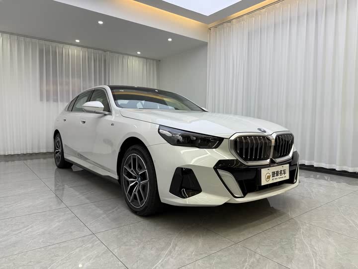 BMW i5 2024 2024款 eDrive 35L M运动套装
