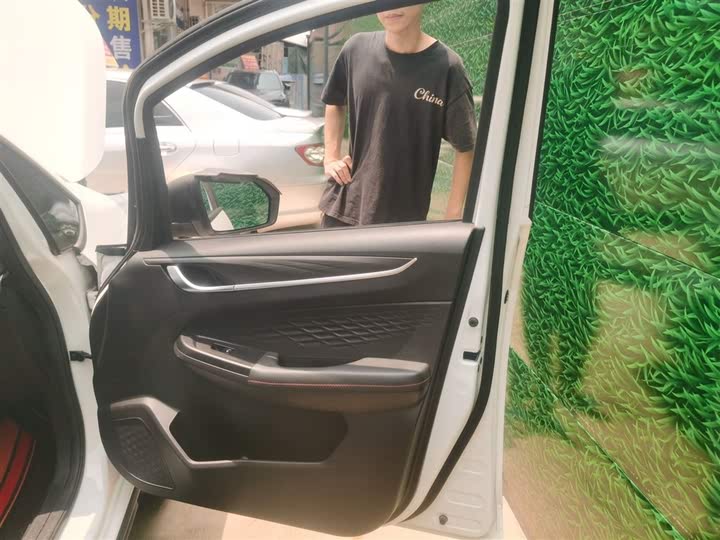 Geely Vision X3 2021 2021款 PRO 1.5L CVT尊贵型