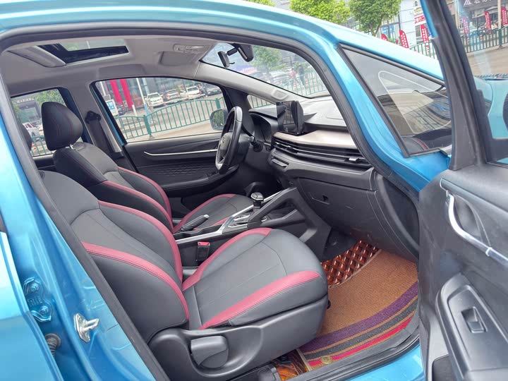 Geely Vision X3 2021 2021款 PRO 1.5L CVT尊贵型