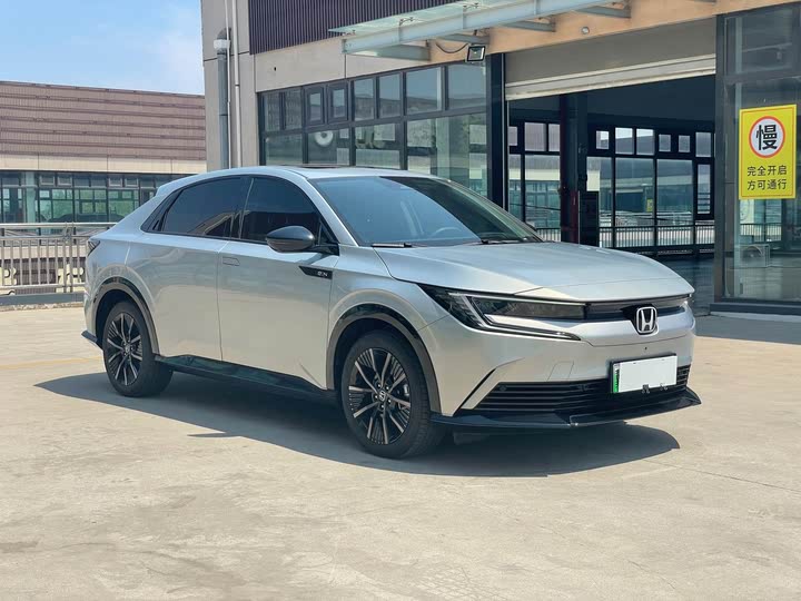 2024 Honda e:NP2