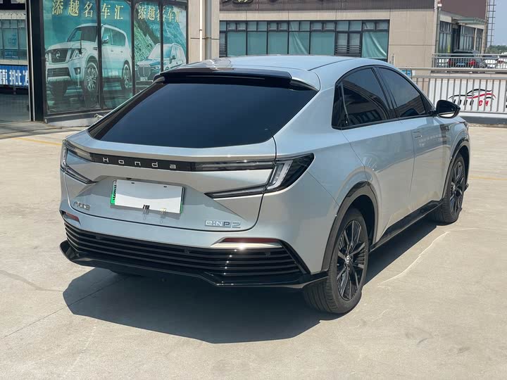 2024 Honda e:NP2