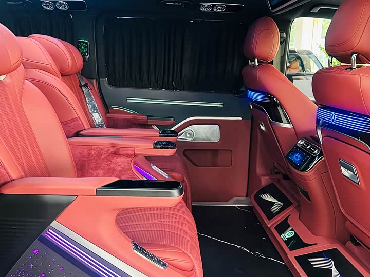 Mercedes-Benz Vito 2024 2024款 2.0T 商务版 7座