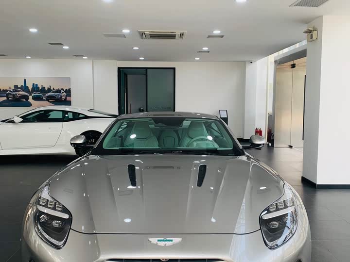 Aston Martin DB12 2025 2025款 4.0T V8 Coupe