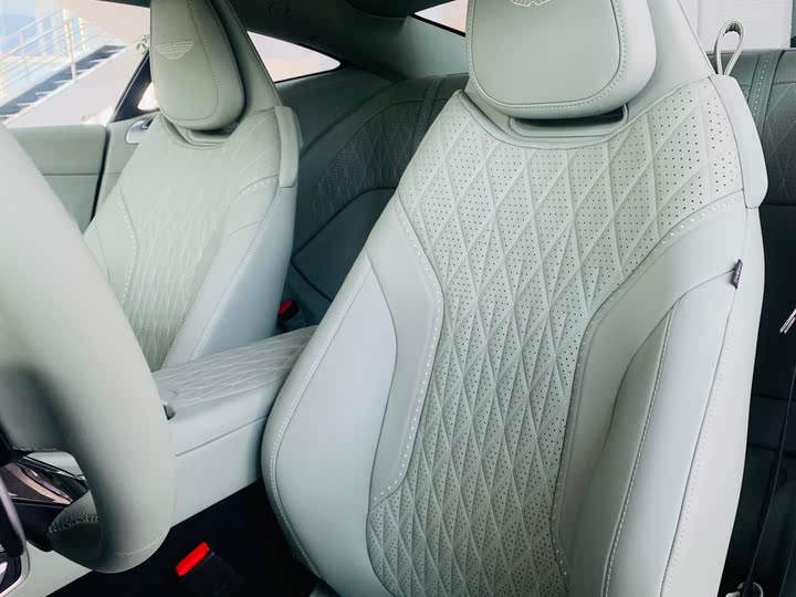 Aston Martin DB12 2025 2025款 4.0T V8 Coupe