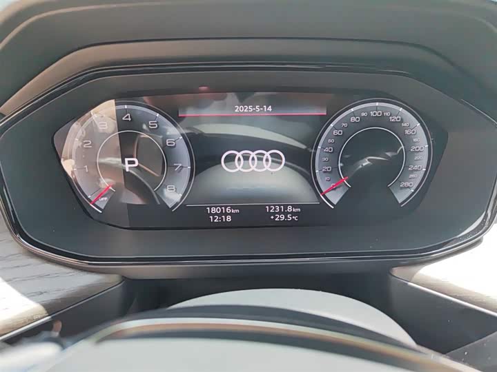 Audi Q6 2024 2024款 45 TFSI quattro 齐云型 羽林套装 7座