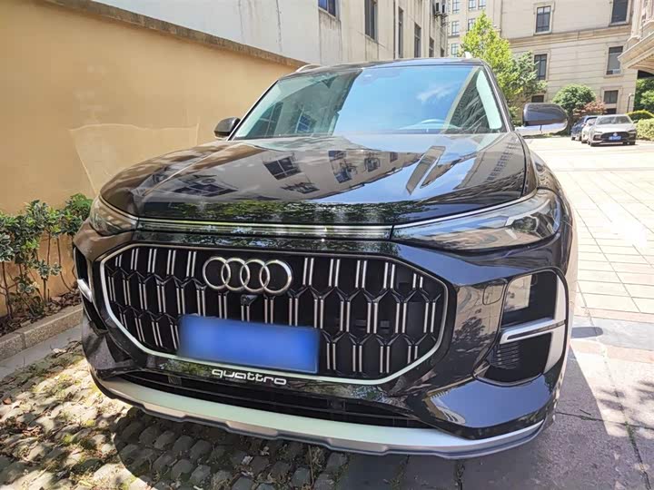 Audi Q6 2024 2024款 45 TFSI quattro 齐云型 羽林套装 7座