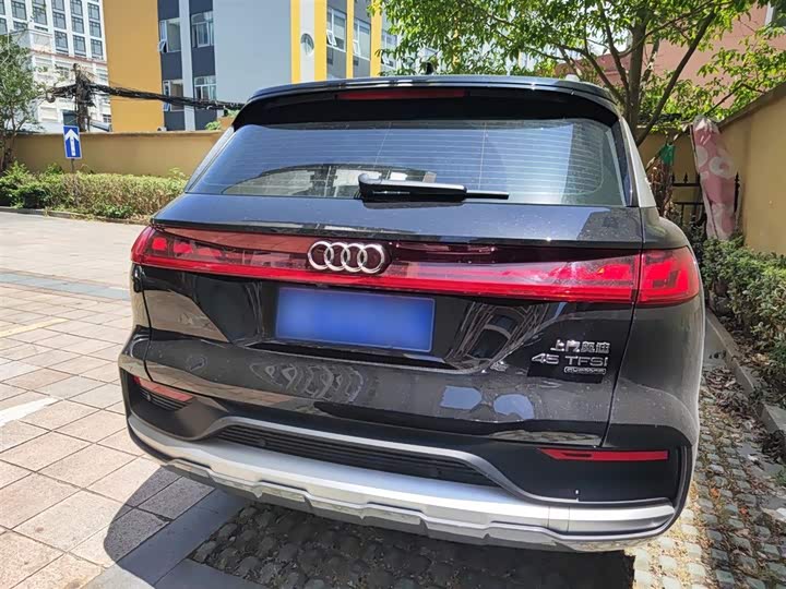 Audi Q6 2024 2024款 45 TFSI quattro 齐云型 羽林套装 7座