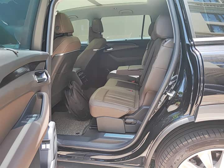 Audi Q6 2024 2024款 45 TFSI quattro 齐云型 羽林套装 7座