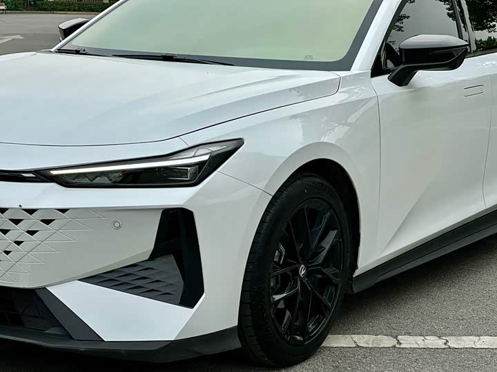 Changan UNI-V 2024 2024款 1.5T 尊贵型