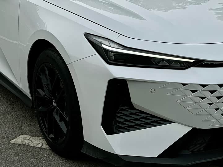 Changan UNI-V 2024 2024款 1.5T 尊贵型