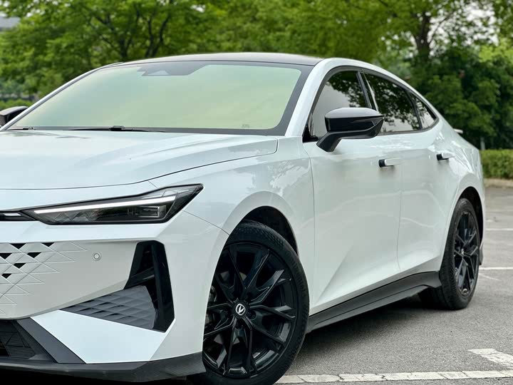 Changan UNI-V 2024 2024款 1.5T 尊贵型