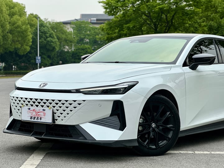 Changan UNI-V 2024 2024款 1.5T 尊贵型