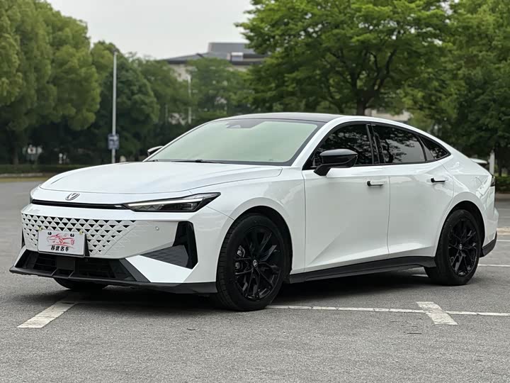 Changan UNI-V 2024 2024款 1.5T 尊贵型