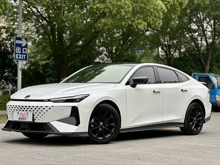 Changan UNI-V 2024 2024款 1.5T 尊贵型