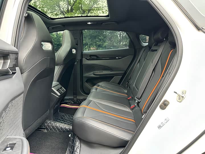 Changan UNI-V 2024 2024款 1.5T 尊贵型