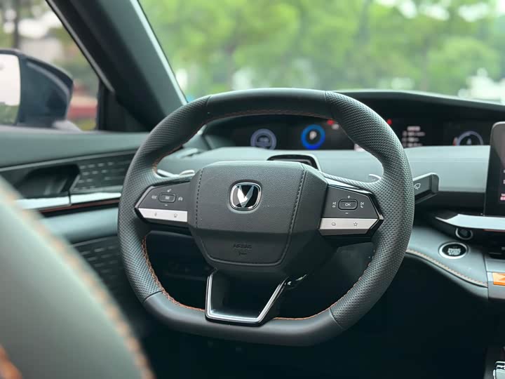 Changan UNI-V 2024 2024款 1.5T 尊贵型