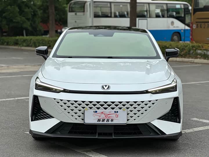 Changan UNI-V 2024 2024款 1.5T 尊贵型