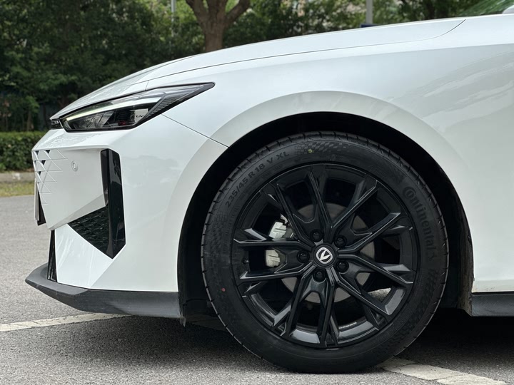 Changan UNI-V 2024 2024款 1.5T 尊贵型