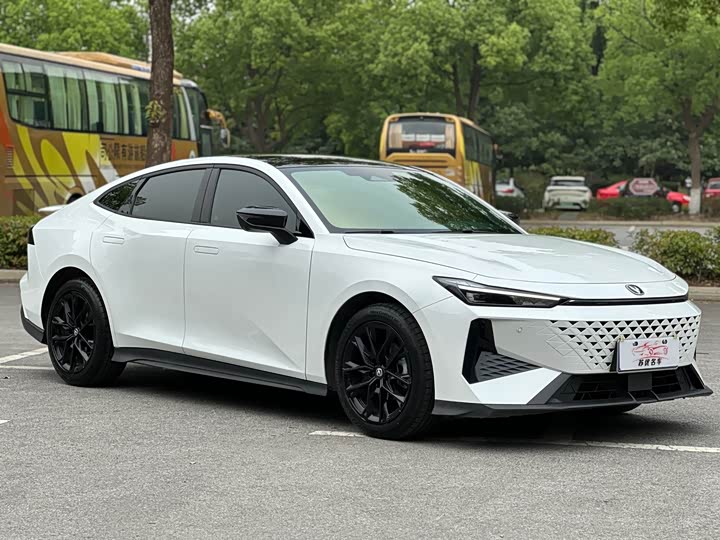 Changan UNI-V 2024 2024款 1.5T 尊贵型