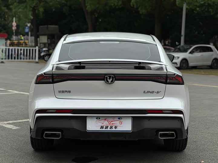 Changan UNI-V 2024 2024款 1.5T 尊贵型