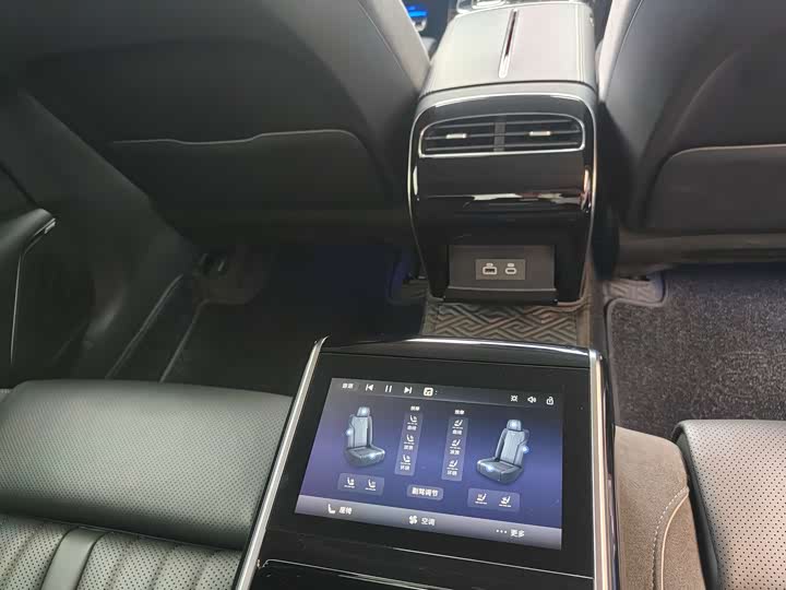 Hongqi H9 2024 2024款 2.0T 旗畅 私享风尚版