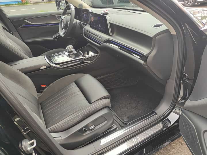 Hongqi H9 2024 2024款 2.0T 旗畅 私享风尚版