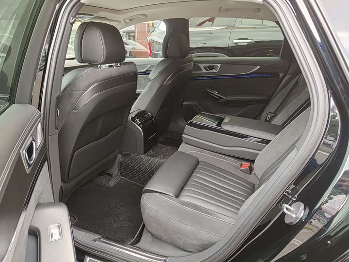 Hongqi H9 2024 2024款 2.0T 旗畅 私享风尚版