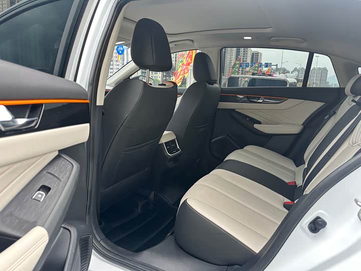 Dongfeng Aeolus Yixuan Max 2022 2022款 1.5T 超帅潮爸版