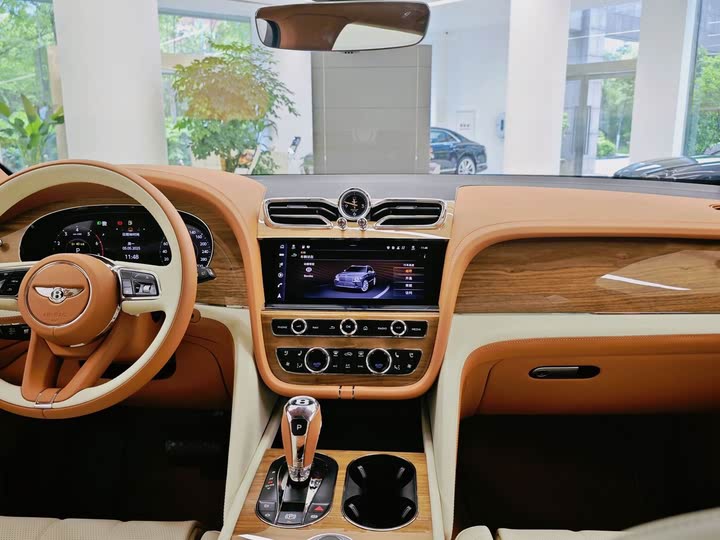 Bentley Bentayga 2024 2024款 4.0T V8 长轴距版